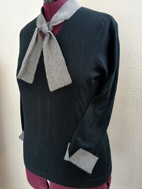Mercer Street Studio Black V-neck Sweater with Neck Tie M herringbone accents LS